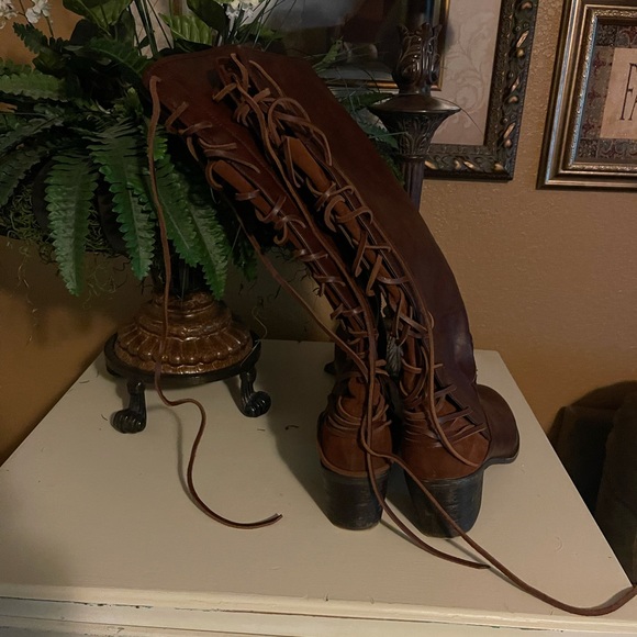 Boots - Picture 2 of 4